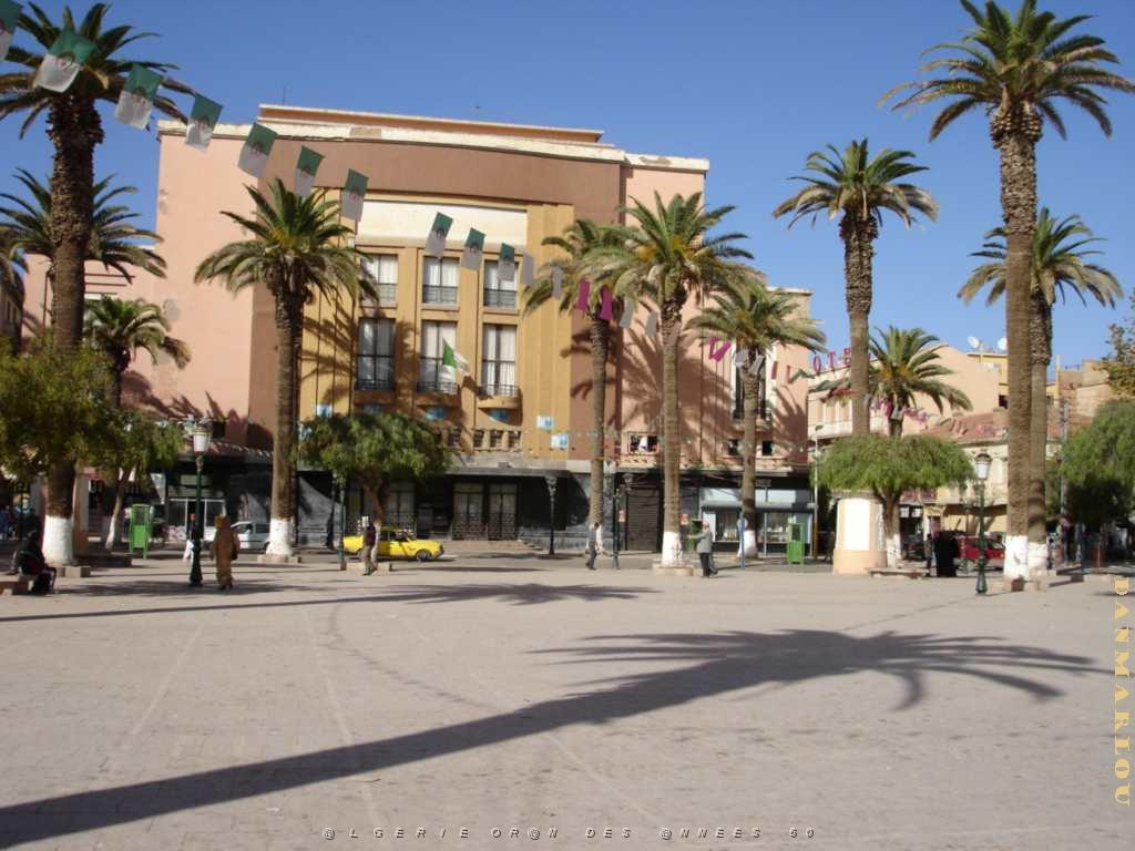 ORANIE 10 2005 143 SIDI BEL ABBES LE THEATRE.JPG